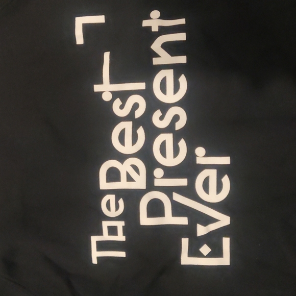 H&M Crew Neck - THE BEST PRESENT EVER - Picture 2 of 6